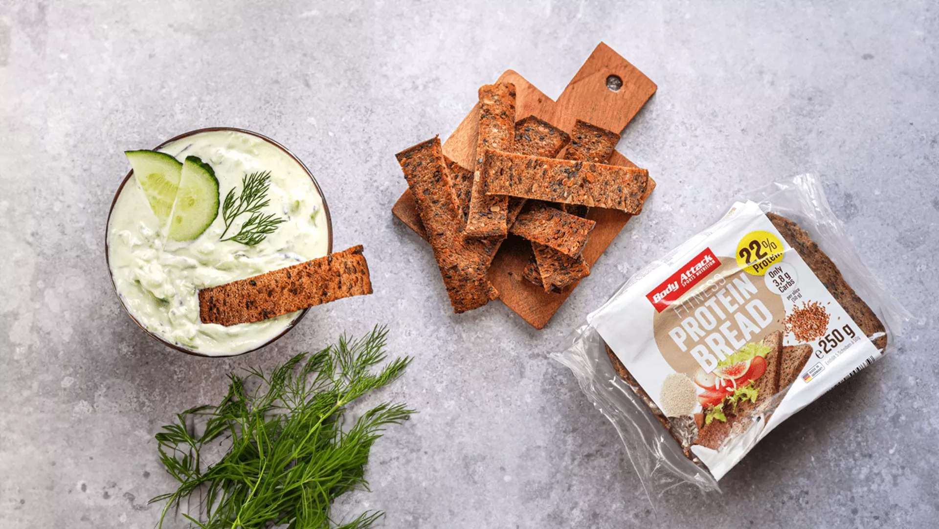 High-Protein-Tzaziki-mit-Brotsticks